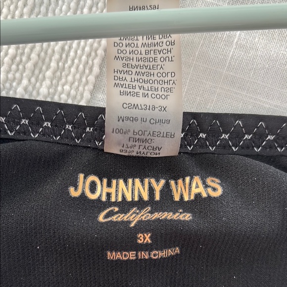 Chic Black One-Piece Swimsuit - Picture 2 of 3